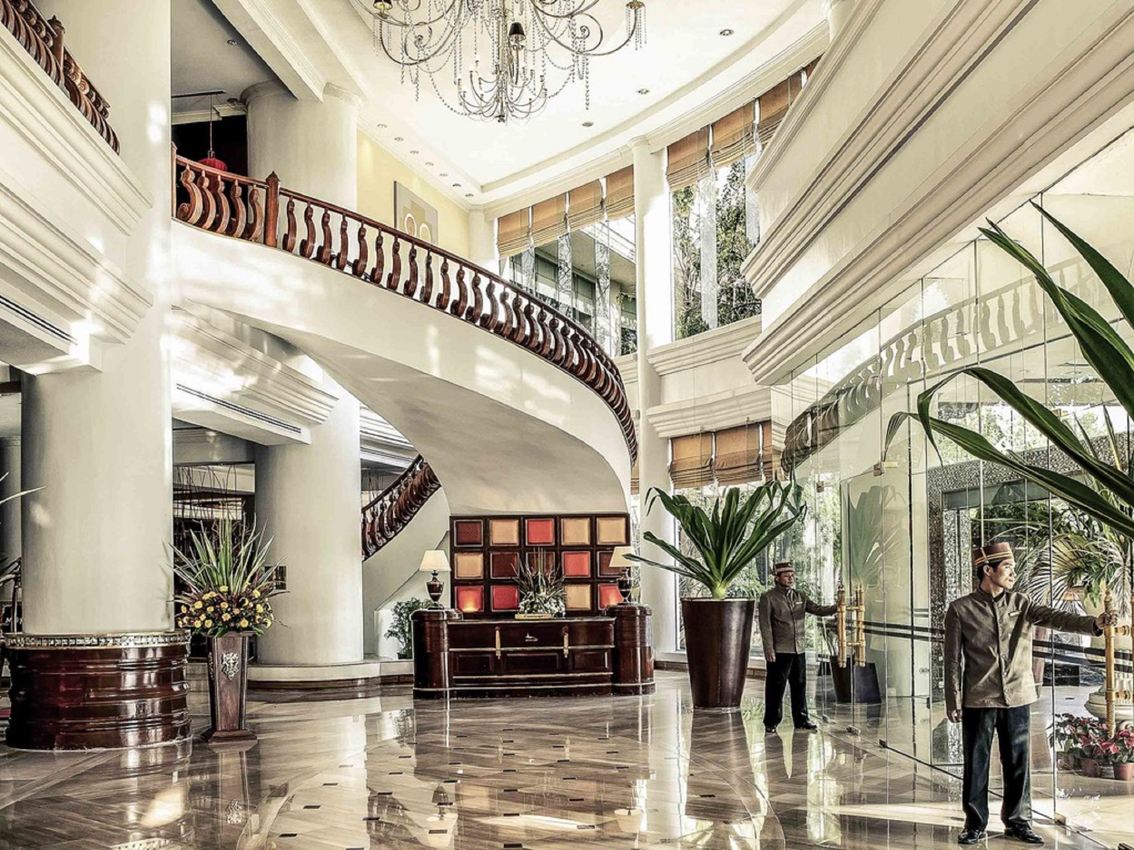 Mercure Mandalay Hill Resort Εξωτερικό φωτογραφία
